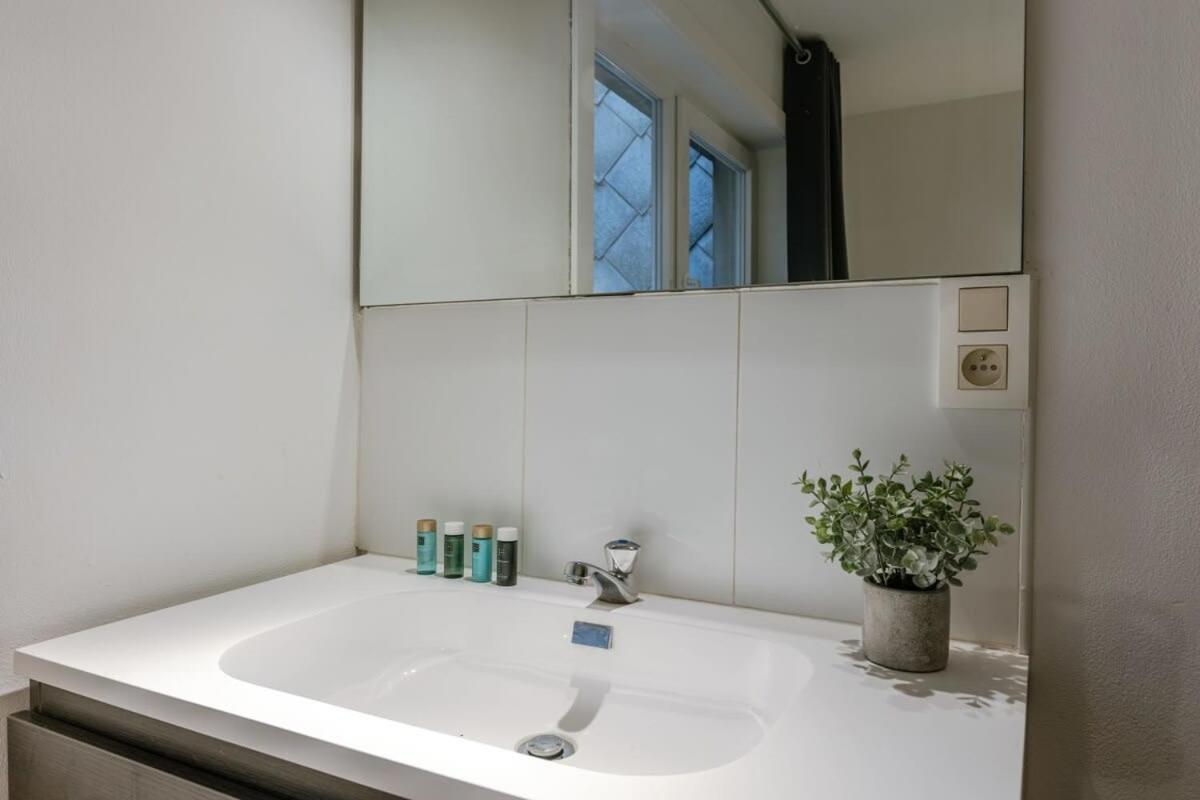 Huswell - Enjoyable Apartment With Sea View 데한 외부 사진