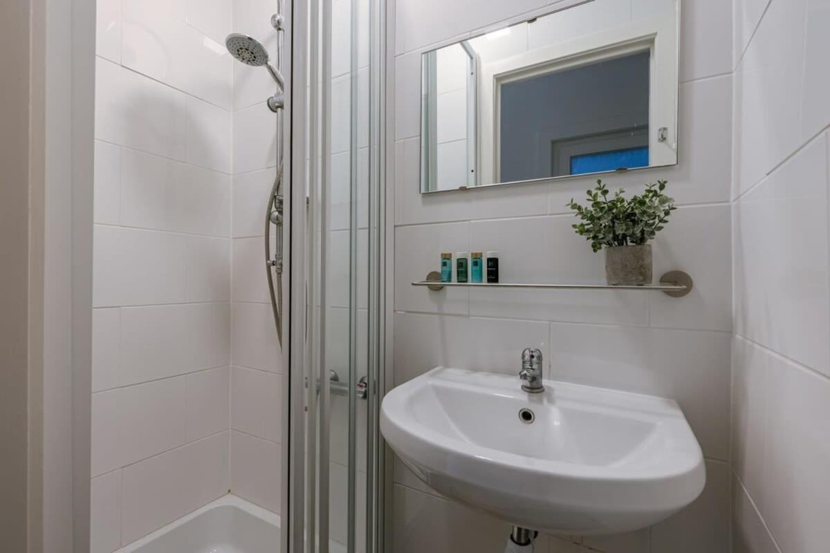 Huswell - Enjoyable Apartment With Sea View 데한 외부 사진