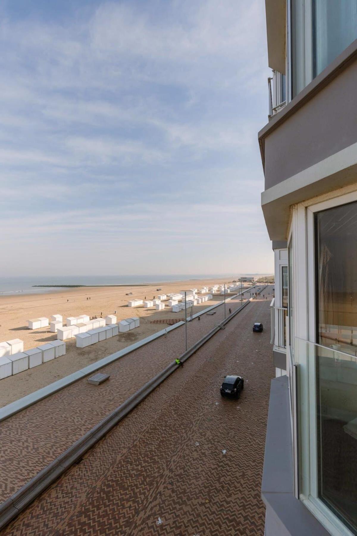 Huswell - Enjoyable Apartment With Sea View 데한 외부 사진